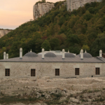 Медресе в Зынджирлы, отреставрированное. В наши дни.